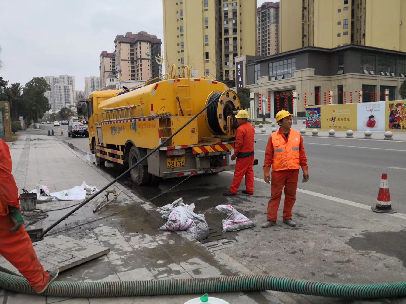 西湖排污管道清淤-管道清洗