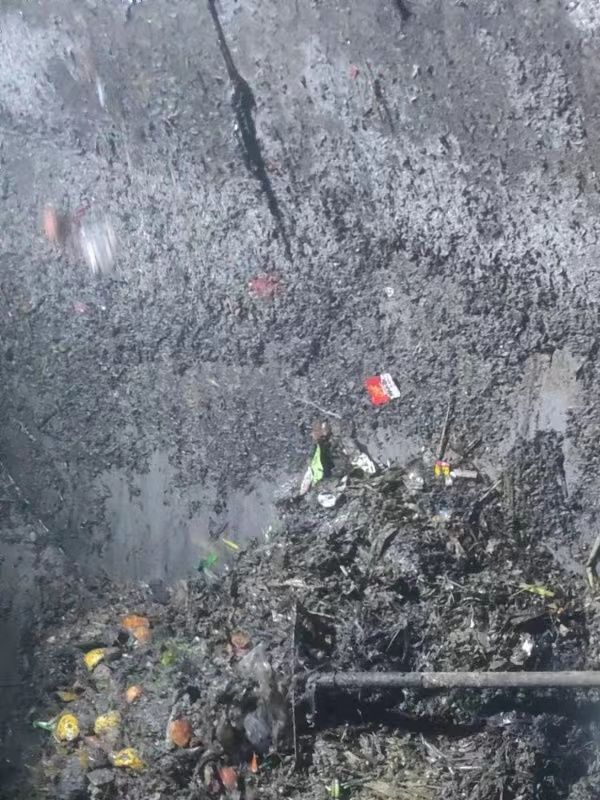 西湖污水池清理